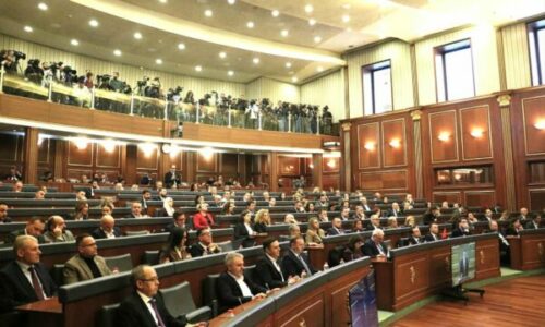 Deputetëve u kërkohen vendime urgjente pas konstituimit të Kuvendit