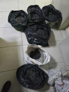 Ndalohen 102 kg katalizatorë të bluar në vlerë rreth 8 mijë euro, të padeklaruara në Vërmicë