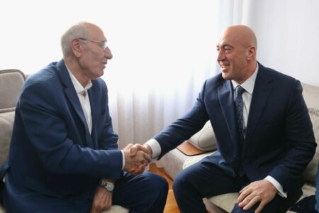 Haradinaj takon Fazliun pas kthimit nga Haga: Presim lirimin e të gjithëve