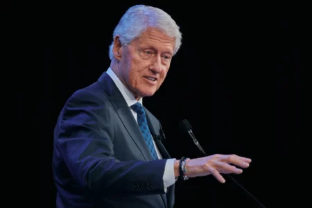 Bill Clinton nis dëshminë në çështjen ‘Epstein’: Nuk pashë gjë dhe nuk bëra asgjë të gabuar