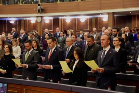 Hamza: Legjislatura e re nis në një moment kyç për mbrojtjen e shtetësisë e drejtësisë në Hagë