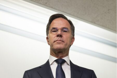 Rutte: NATO do të gjejë para për armët amerikane për Ukrainën
