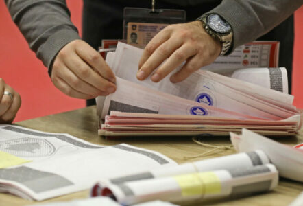 Dyshimi për falsifikim votash: Arrestohen e më pas lirohen 14 persona në Kllokot