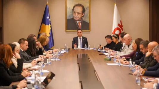 Muharremi: Kjo që po shohim mund të jetë fundi i LDK’së