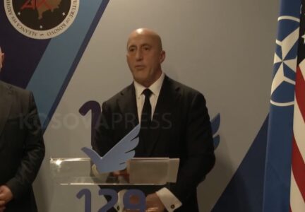 Ramush Haradinaj jep dorëheqje nga kreu i AAK-së