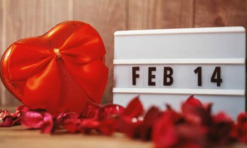 Sot ‘Dita e të Dashuruarve’ – historia e Shën Valentinit dhe kuptimi i festës