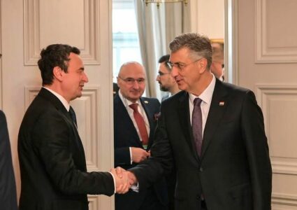 Kurti dhe kryeministri kroat diskutojnë për një mbledhje të përbashkët mes qeverive