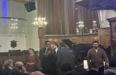 Kryediplomati Konjufca arrin në Hagë