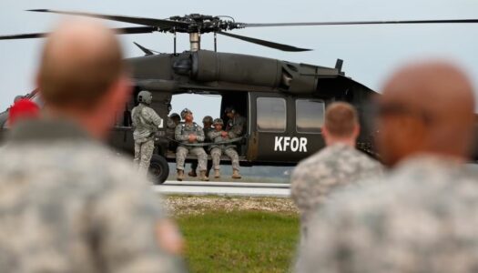 Koloneli Wojcik: Tërheqja e papritur e trupave amerikane do të shkaktonte pasiguri në Kosovë