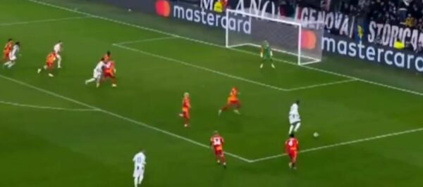 Juventus me një lojtar më pak shënon sërish ndaj Galatasarayt, aksioni nisi nga Zhegrova