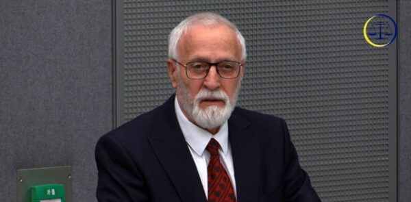 Krasniqi nis fjalën: Qëndroj para jush jo si kriminel, por si njeri i kalitur në luftën për dinjitet njerëzor