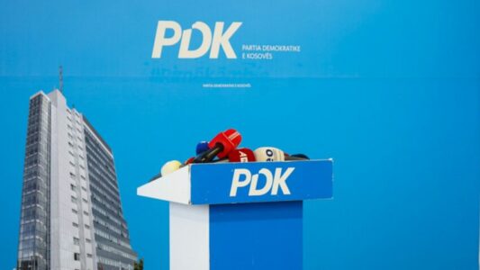 PDK kërkon shtyrjen e seancës konstituive për në orën 17, shkak gjykimi në Hagë