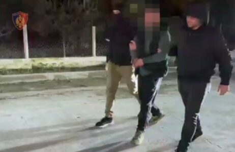 Sherr për parking, arrestohet i dyshuari për vrasjen e 47 vjeçarit në Kavajë (VIDEO)