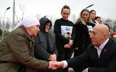 Haradinaj merr pjesë në rivarrimin e dëshmorit Hoxha: Sakrifica e tij na obligon ta ruajmë lirinë