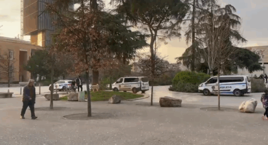 Protesta e opozitës, policia “blindon” selinë e PS