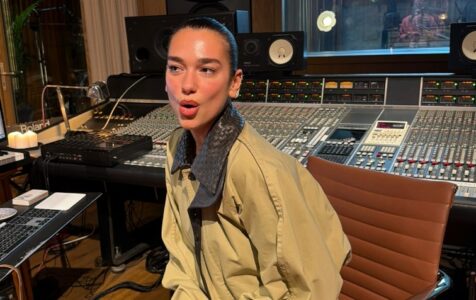 Dua Lipa rikthehet në studio në Paris për projekte të reja muzikore