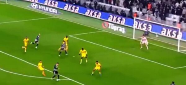 Asllani bën asist për Besiktasin në Turqi