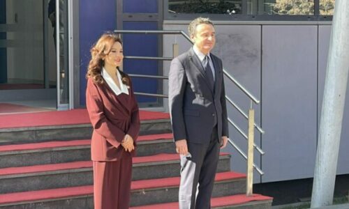 Kurti e pret në takim Spiropalin