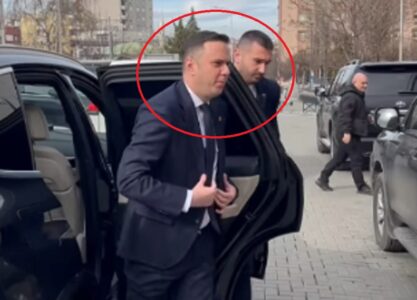 Çështja e presidentit, Lumir Abdixhiku i shkon në takim Kurtit