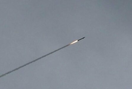 Vijon kundërpërgjigja në disa fronte nga Irani, pas Bahreinit e Abu Dabit goditet dhe Doha