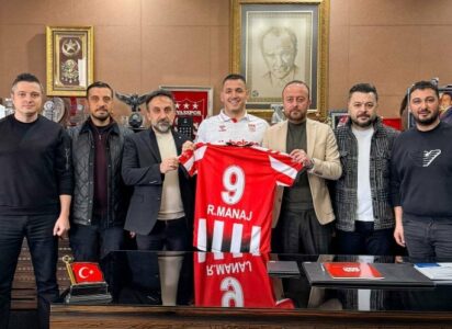 Rey Manaj prezantohet te Sivasspori, mësohen detajet e kontratës