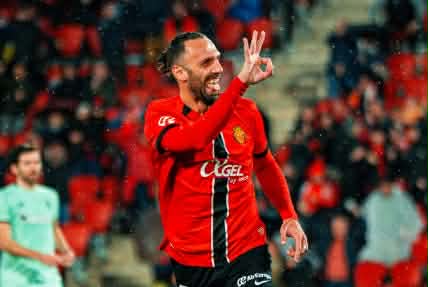 Barcelona e krahasoi me Lewandowskin  vjen përgjigjja nga Vedat Muriqi