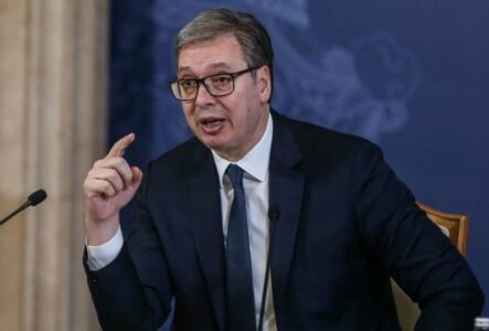 Vuçiq kundërshton sulmin e Izraelit e SHBA’së ndaj Iranit, po gënjejnë sikur në vitin 1999