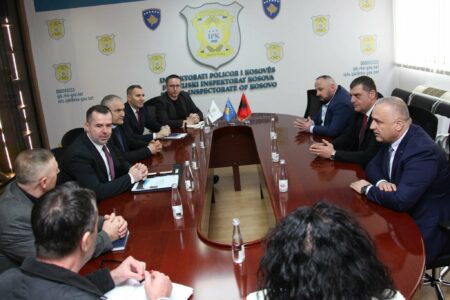 Kryeshefi i IPK-së takon Drejtorin e AMP-së së Shqipërisë, flasin për forcimin e ligjit
