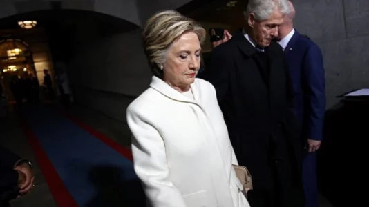Hillary Clinton do të paraqitet sot për dëshminë e Epstein para panelit të Dhomës së Përfaqësuesve