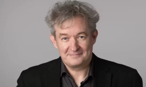 Gazetari gjerman: Nëse Thaçin e dënojnë me 45 vjet burgim e vendosin në nivelin e Mladiçit, groteske