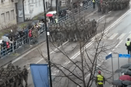 Parakalimi i FSK-së dhe Policisë në 18-vjetorin e Pavarësisë së Kosovës – Live