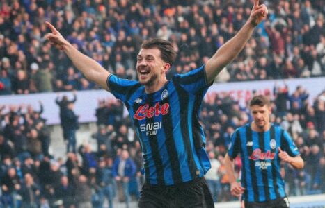 Napoli i Rrahmanit dorëzohet për titull, humb ndaj Atalantas