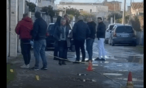 Ngjarje e rëndë në Shqipëri, vritet një person për një vend parkimi në Kavajë