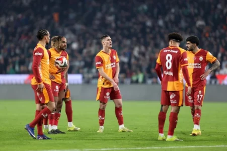 Kriza te Galatasaray: Futbollistët nuk kanë marrë paga për tre muaj