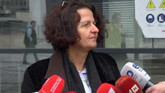 Ish-e burgosura: Gardiania serbe më ka zhveshur dhe ka kërkuar të shkel fotografinë e Hashim Thaçit, por nuk e kam bërë