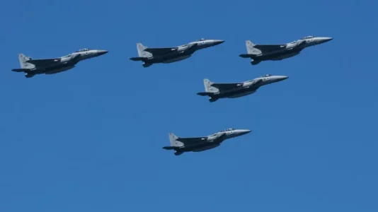 Sulmi më i madh ndonjëherë, 200 aeroplanë izraelitë sulmuan Iranin