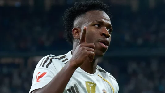 Pas shumë spekulimeve, Vinicius Jr ndryshon mendje: Afër rinovimit me Real Madridin