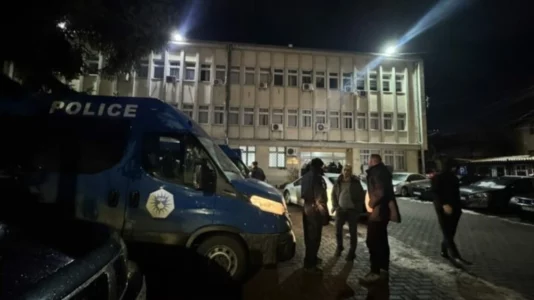 U vazhdohet paraburgimi edhe për dy muaj katër të dyshuarve për dyshimet për zhvatjen e mbi 1 milionë euro ndaj BSK-së