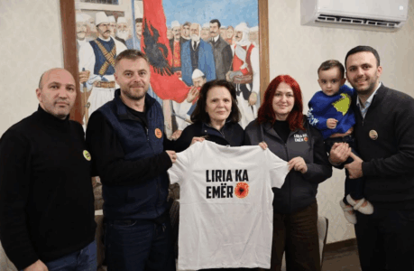“Liria ka Emër” viziton familjen e Jakup Krasniqit në prag të marshit më 17 shkurt