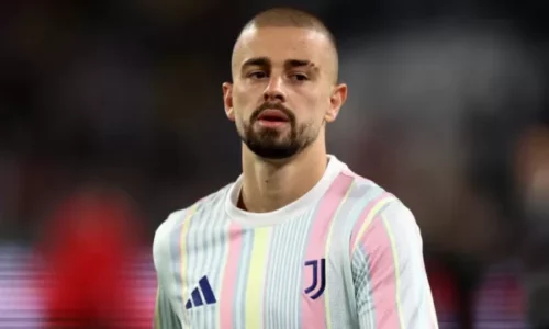S’i jep minuta, por edhe s’e dërgon në huazim, Juventusi e mban ‘peng’ Zhegrovën