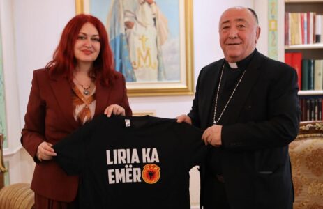 Marshi “Drejtësi, jo politikë” merr mbështetjen e Ipeshkvisë së Kosovës