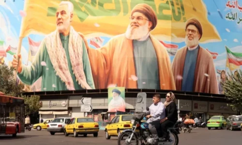 Irani zyrtarisht lejon gratë të ngasin motoçikleta