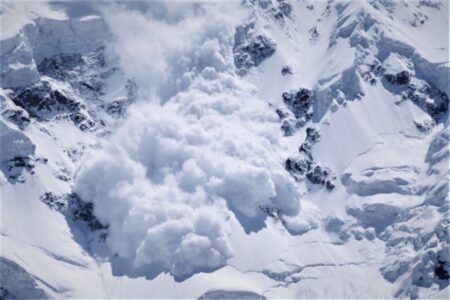 Tragjike në Alpet e Francës: Tre persona humbin jetën nga ortekët