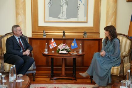 Mobilizohet pak QUINT-i, ambasadori birtanik i shkon në zyre Haxhiut për Presidentin