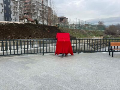 Vendoset pllaka për viktimat e natës së tmerrit në Mitrovicë