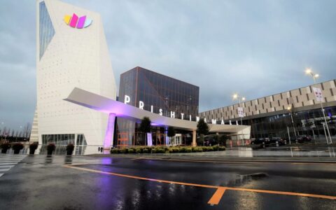 Vdes biznesmeni i njohur dhe aksionar i “Prishtina Mall”-it