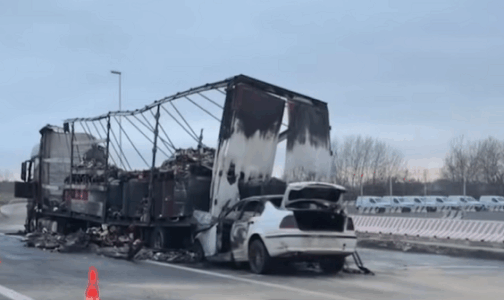 Automjetet u dogjën, shoferi i veturës me lëndime të rënda pas ndeshjes me një kamion në Shkup