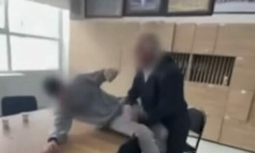 Ndalohet për 48 orë arsimtari që rrahu nxënësin në Prishtinë