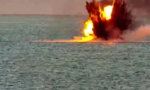 Shtohen sulmet ndaj anijeve në Ngushticën e Hormuzit