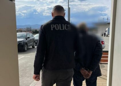 Arrestohet një person për krime ndaj civilëve në Matiçan të Prishtinës gjatë luftës